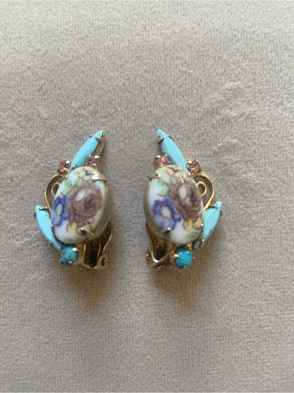 Vintage Gold-Tone Porcelain Clip-On Earrings hand painted with Turquoise